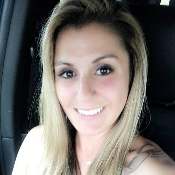 Meet your Posher, Ashley - Picture 1 of 1